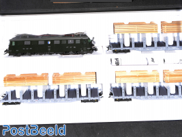 Swiss wood transport set (locomotive and 3 cars with load)