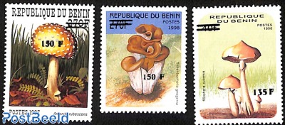 mushrooms, set of 3 stamps, overprint