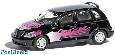 Chrysler pt cruiser Black with pink flames